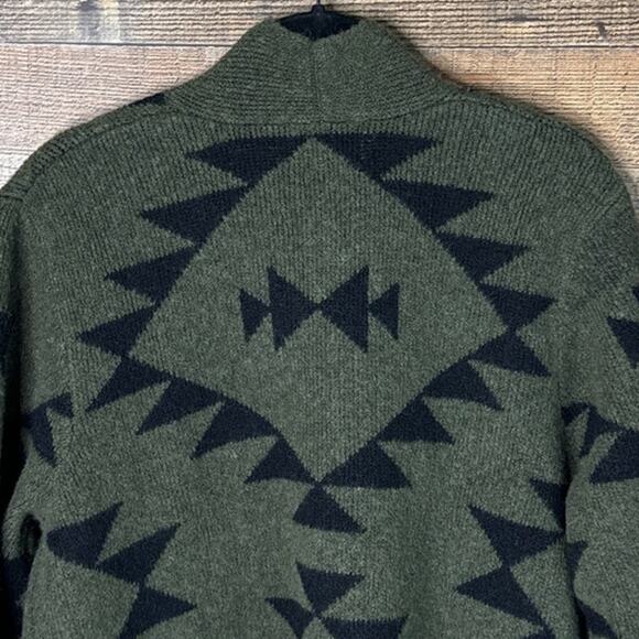 Frye The Cozy Cardigan Sweater Southwest Jacquard Cozy Luxe Yarn SZ Medium NWT - Picture 7 of 8